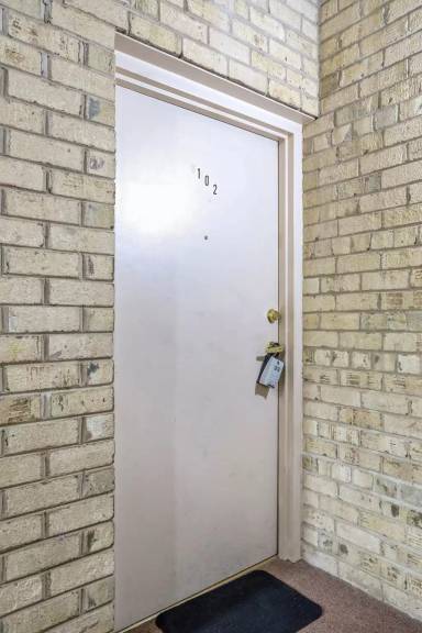 Main picture of 620 6th Ave