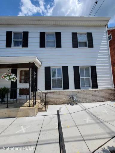 Main picture of 133 N Carlisle St