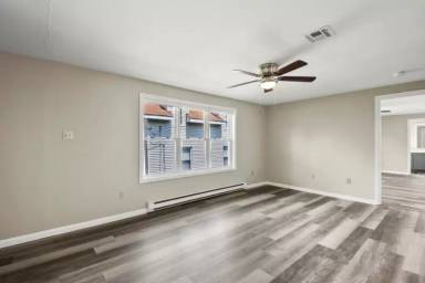 Main picture of 25 Carver St