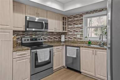 Main picture of 9015 SW 96th Ave