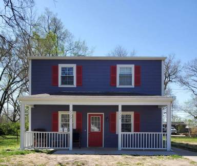 Main picture of 1119 Yuma St