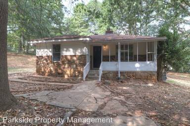 Main picture of 2000 Fowler Rd