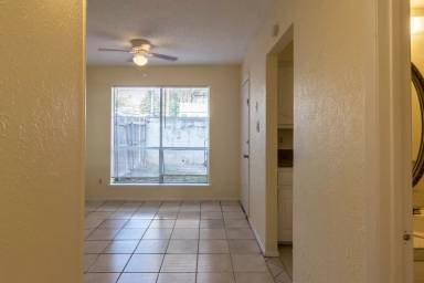 Main picture of 439 Valley Park Dr