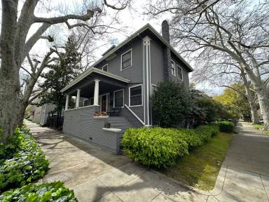 Main picture of 2430 H St