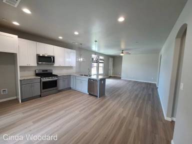 Main picture of 1864 W Roby Ave