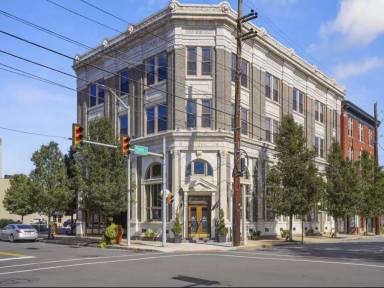 Main picture of 264 S Main St