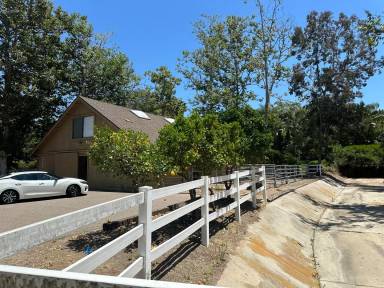 Main picture of 16206 El Camino Real