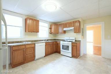 Main picture of 10 Garrison Ave