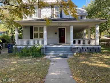 Main picture of 1432 N Park Pl