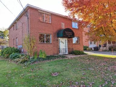 Main picture of 5333 Broadway St