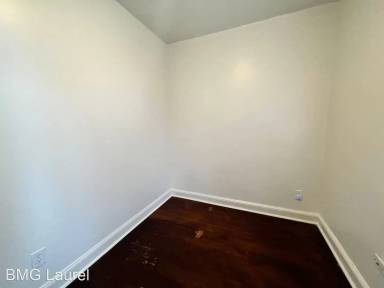 Main picture of 1311 Fort Stevens Dr NW