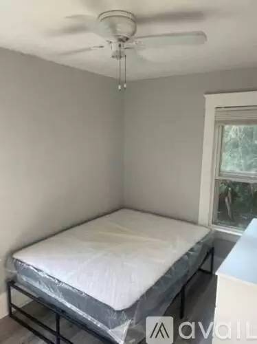 Main picture of 9202 Edmunds Ave