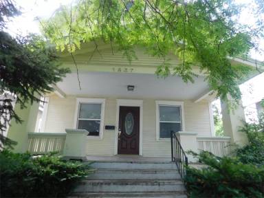 Main picture of 1841 Grande Ave SE