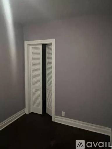 Main picture of 6834 S King Dr