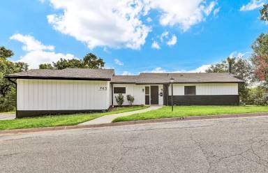 Main picture of 743 Westwood Dr