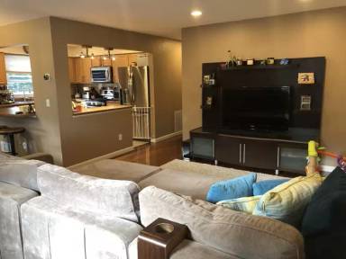 Main picture of 610 Clark St