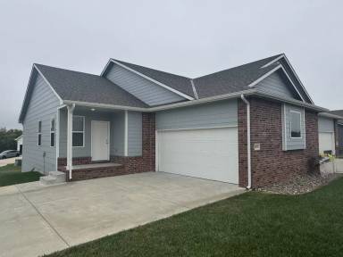 Main picture of 1810 N Newberry Cir