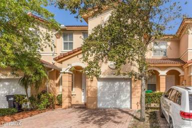 Main picture of 8762 NW 112th Ct