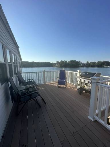 Main picture of 218 S Quinsigamond Ave