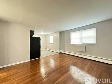 Main picture of Tustin Court