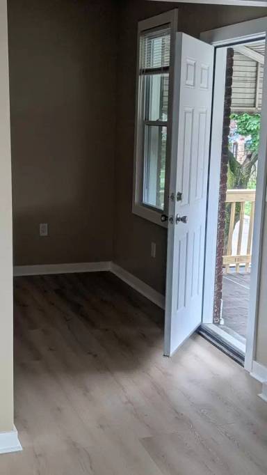 Main picture of 1465 W Euclid St