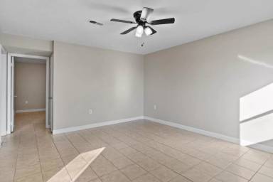 Main picture of 1001 Kiser Blvd