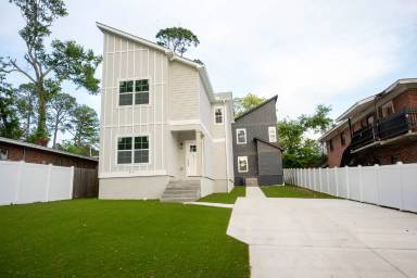 Main picture of 2111 Owens St