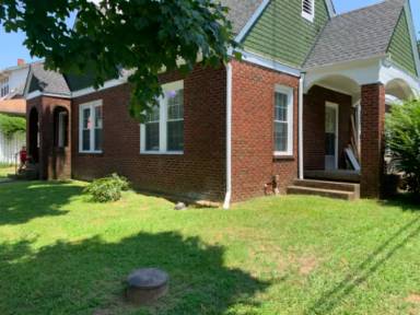 Main picture of 109 S 3rd St