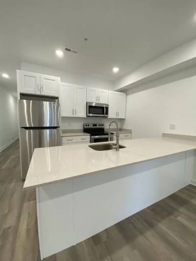 Main picture of 667 N 52nd St
