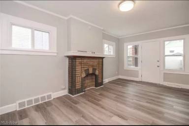 Main picture of 3188 W 111th St