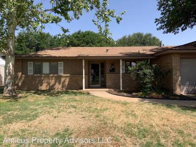 Main picture of 3704 69th Dr