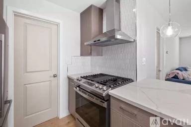 Main picture of 11927 Laurelwood Dr