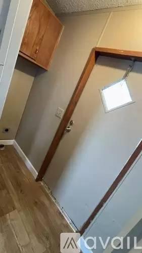 Main picture of 1716 E Market Ave
