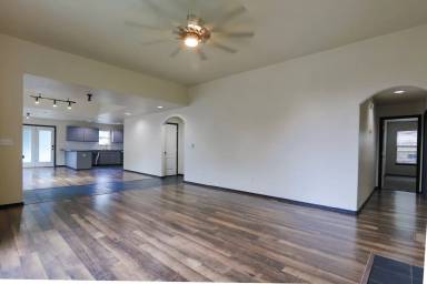 Main picture of 5203 E 78th Pl