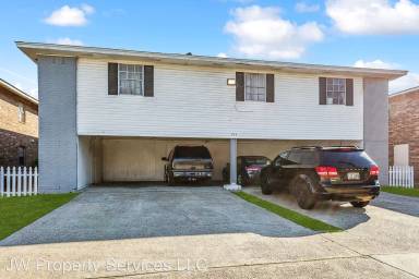 Main picture of 933 W Monterey Ct