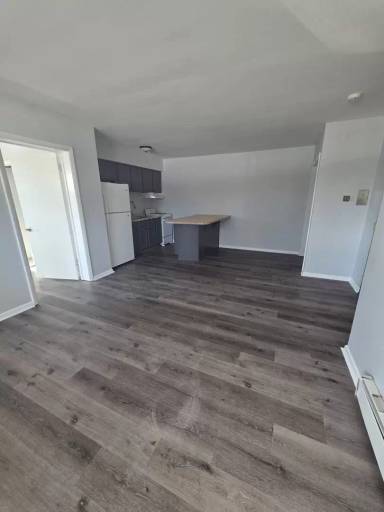 Main picture of 920 E 21st St