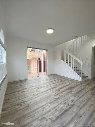 Main picture of 6202 NW 115th Pl