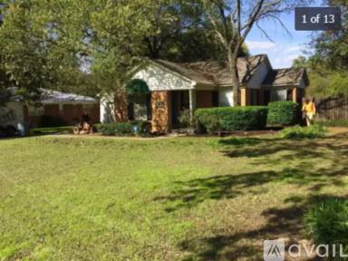 Main picture of 105 W Park Row Dr