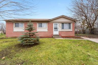 Main picture of 16268 Lauren St