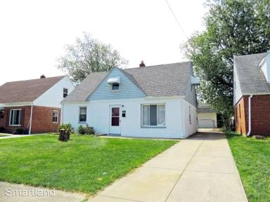 Main picture of 20890 Crystal Ave