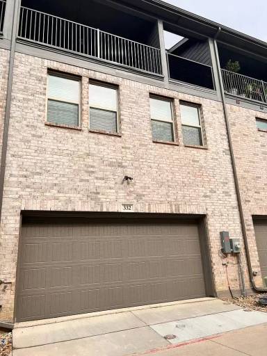 Main picture of 332 Blackthorne Dr