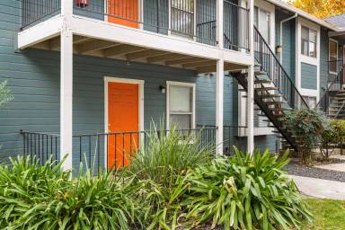 Main picture of 621 Pomona Ave