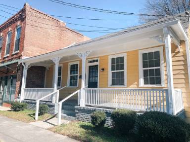 Main picture of 214 Ellis Street
