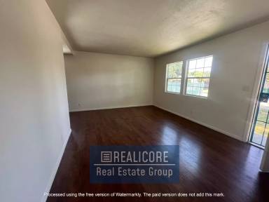 Main picture of 932 W 31st St