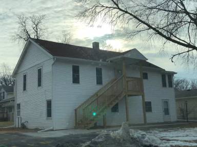 Main picture of 910 33rd Ave