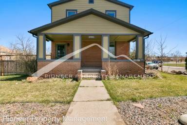 Main picture of 4700 Tennyson St