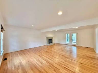 Main picture of 5017 Sandlewood Dr