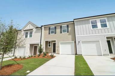 Main picture of 300 Hynes Dr