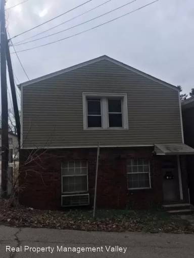 Main picture of 819 Orchard St