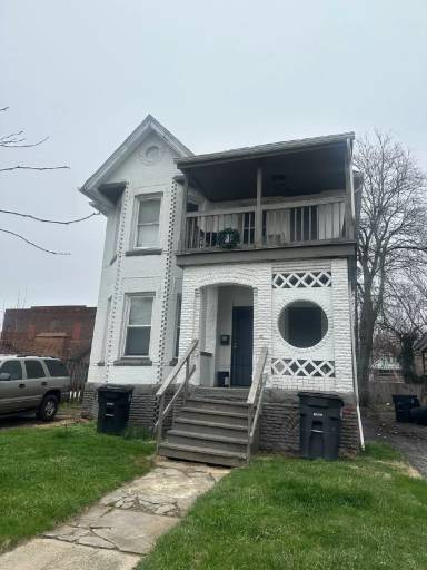 Main picture of 10525 Earle Ave